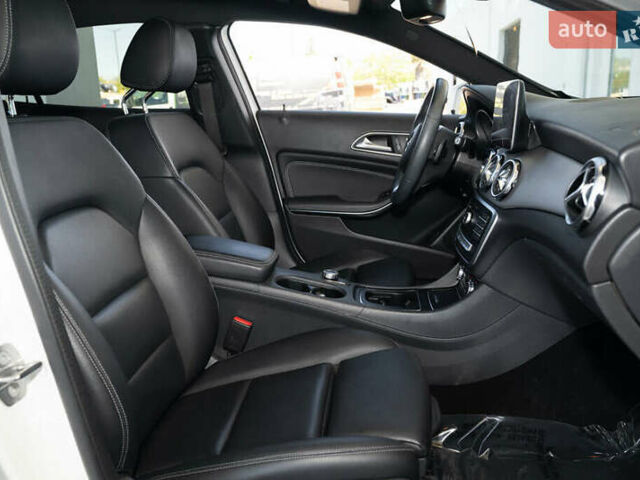 Белый Мерседес ГЛА-Класс, объемом двигателя 1.99 л и пробегом 82 тыс. км за 7600 $, фото 23 на Automoto.ua