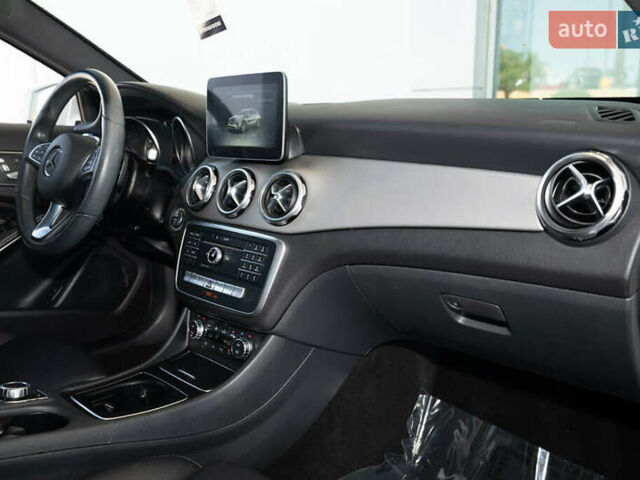 Белый Мерседес ГЛА-Класс, объемом двигателя 1.99 л и пробегом 82 тыс. км за 7600 $, фото 24 на Automoto.ua