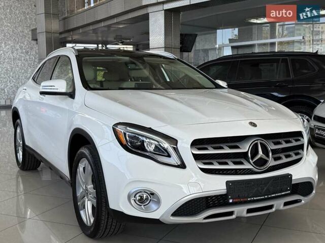 Мерседес ГЛА-Класс 2019 в Одессе на Automoto.ua Белый Мерседес ГЛА-Класс, объемом двигателя 1.99 л и пробегом 50 тыс. км за 23500 $, фото 2 на Automoto.ua