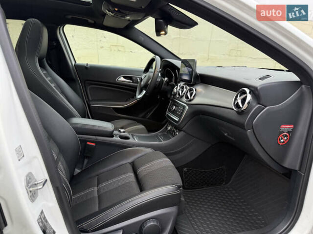 Белый Мерседес ГЛА-Класс, объемом двигателя 2.14 л и пробегом 49 тыс. км за 28600 $, фото 60 на Automoto.ua