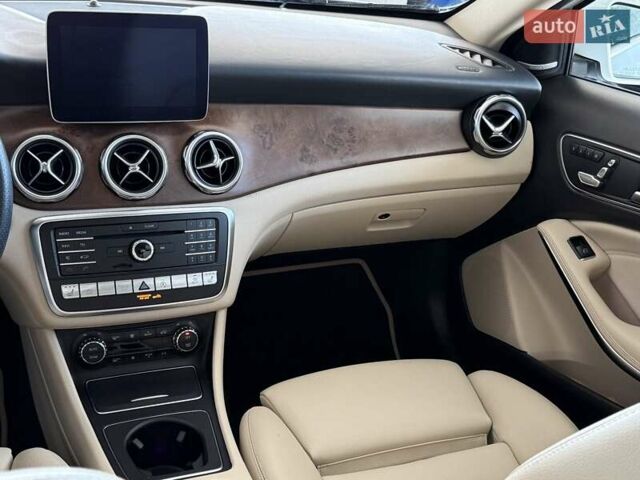 Мерседес ГЛА-Класс 2019 в Одессе на Automoto.ua Белый Мерседес ГЛА-Класс, объемом двигателя 1.99 л и пробегом 50 тыс. км за 23500 $, фото 17 на Automoto.ua