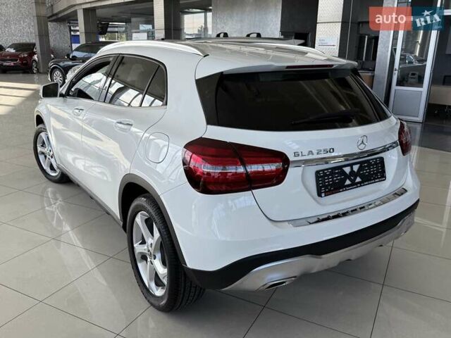 Мерседес ГЛА-Класс 2019 в Одессе на Automoto.ua Белый Мерседес ГЛА-Класс, объемом двигателя 1.99 л и пробегом 13 тыс. км за 25900 $, фото 8 на Automoto.ua