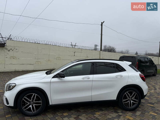 Белый Мерседес ГЛА-Класс, объемом двигателя 2.14 л и пробегом 49 тыс. км за 28900 $, фото 3 на Automoto.ua