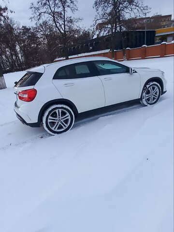 Білий Мерседес ГЛА-Клас, об'ємом двигуна 1.99 л та пробігом 98 тис. км за 26800 $, фото 1 на Automoto.ua