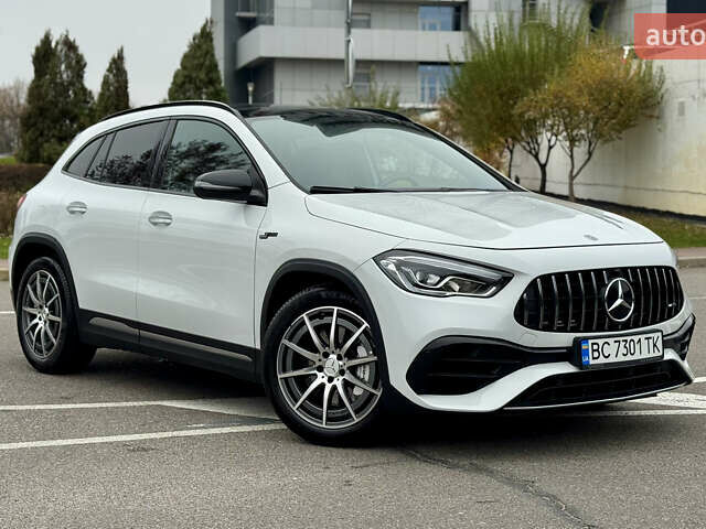 Белый Мерседес ГЛА-Класс, объемом двигателя 1.99 л и пробегом 25 тыс. км за 38700 $, фото 4 на Automoto.ua