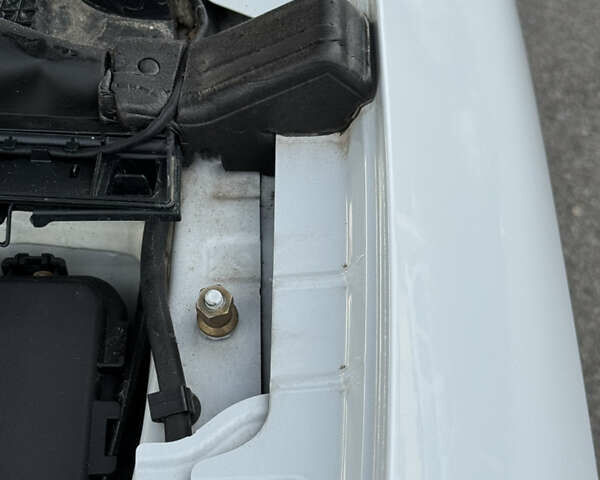 Белый Мерседес ГЛА-Класс, объемом двигателя 1.95 л и пробегом 167 тыс. км за 29500 $, фото 50 на Automoto.ua