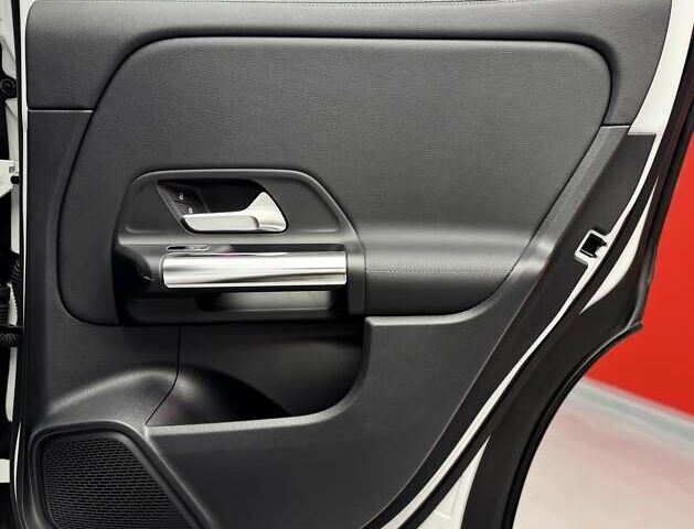 Белый Мерседес ГЛА-Класс, объемом двигателя 2 л и пробегом 25 тыс. км за 37900 $, фото 44 на Automoto.ua