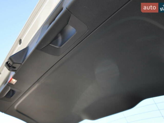 Білий Мерседес ГЛА-Клас, об'ємом двигуна 1.99 л та пробігом 8 тис. км за 46000 $, фото 51 на Automoto.ua