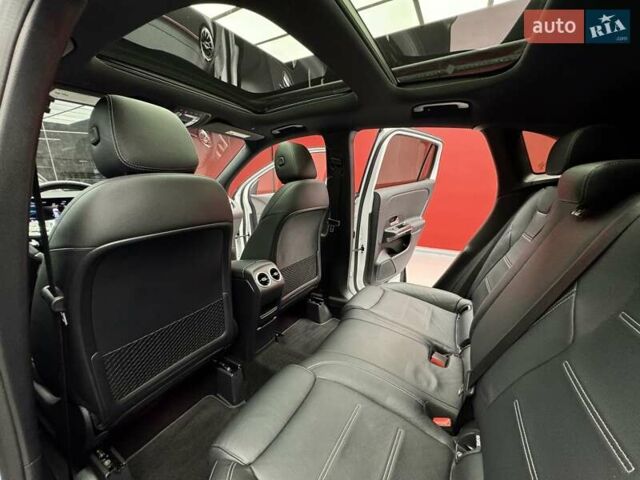 Белый Мерседес ГЛА-Класс, объемом двигателя 2 л и пробегом 25 тыс. км за 37900 $, фото 42 на Automoto.ua