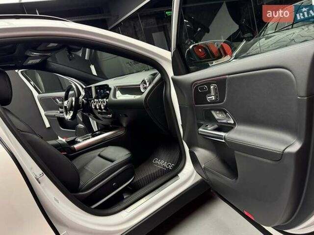 Белый Мерседес ГЛА-Класс, объемом двигателя 2 л и пробегом 25 тыс. км за 37900 $, фото 50 на Automoto.ua