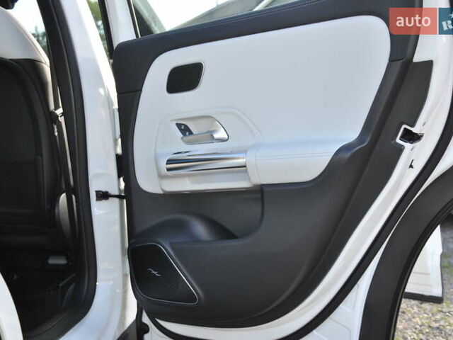 Білий Мерседес ГЛА-Клас, об'ємом двигуна 1.99 л та пробігом 8 тис. км за 46000 $, фото 40 на Automoto.ua