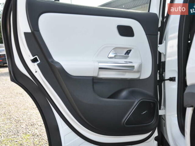 Білий Мерседес ГЛА-Клас, об'ємом двигуна 1.99 л та пробігом 8 тис. км за 46000 $, фото 30 на Automoto.ua