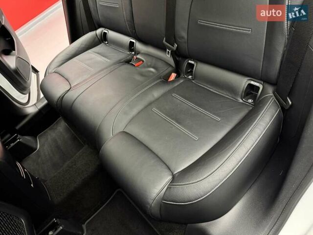 Белый Мерседес ГЛА-Класс, объемом двигателя 2 л и пробегом 25 тыс. км за 37900 $, фото 40 на Automoto.ua