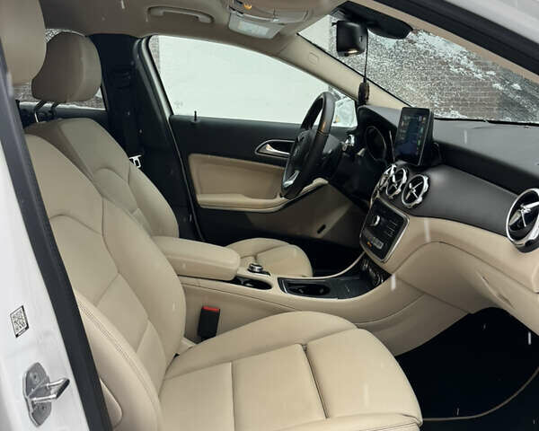 Білий Мерседес ГЛА-Клас, об'ємом двигуна 1.99 л та пробігом 106 тис. км за 22900 $, фото 8 на Automoto.ua