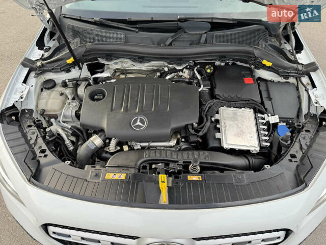 Белый Мерседес ГЛА-Класс, объемом двигателя 1.95 л и пробегом 167 тыс. км за 29500 $, фото 47 на Automoto.ua