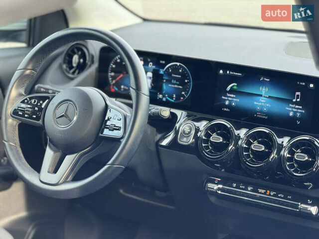 Белый Мерседес ГЛА-Класс, объемом двигателя 1.95 л и пробегом 167 тыс. км за 29500 $, фото 43 на Automoto.ua