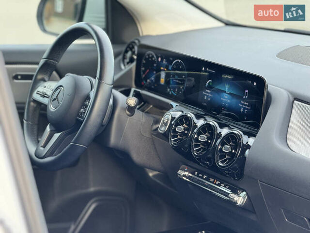 Белый Мерседес ГЛА-Класс, объемом двигателя 1.95 л и пробегом 167 тыс. км за 29500 $, фото 42 на Automoto.ua