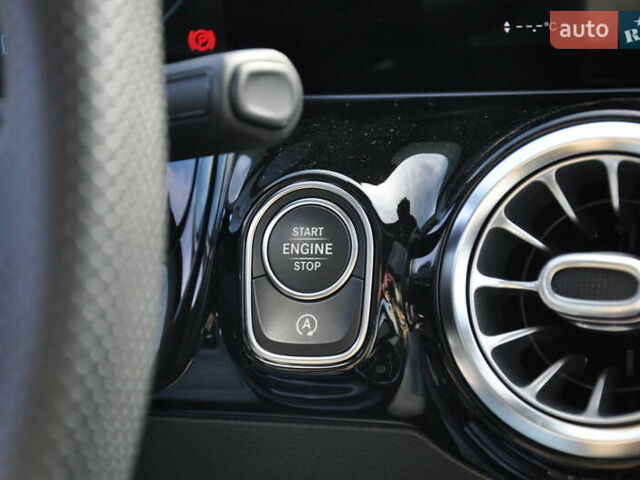 Білий Мерседес ГЛА-Клас, об'ємом двигуна 1.99 л та пробігом 8 тис. км за 46000 $, фото 26 на Automoto.ua