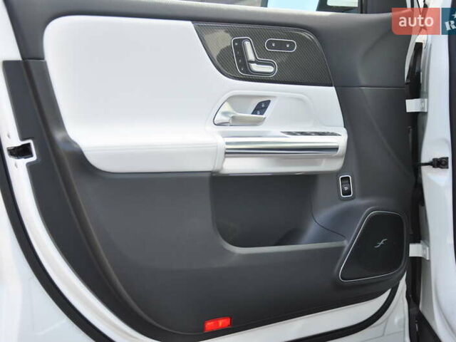 Білий Мерседес ГЛА-Клас, об'ємом двигуна 1.99 л та пробігом 8 тис. км за 46000 $, фото 29 на Automoto.ua