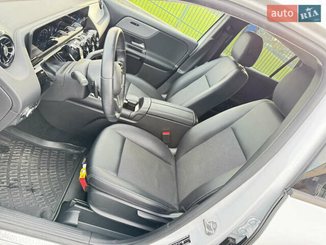 Белый Мерседес ГЛА-Класс, объемом двигателя 1.95 л и пробегом 167 тыс. км за 29500 $, фото 33 на Automoto.ua