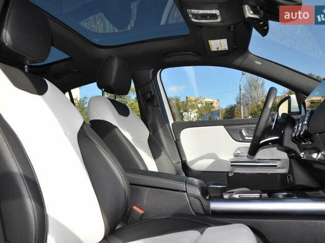 Білий Мерседес ГЛА-Клас, об'ємом двигуна 1.99 л та пробігом 8 тис. км за 46000 $, фото 44 на Automoto.ua