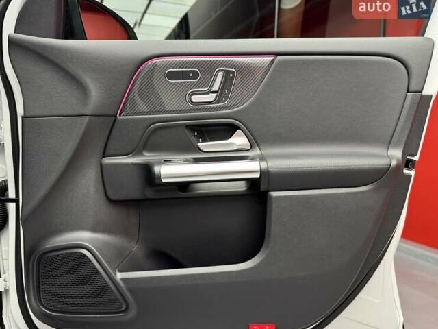 Белый Мерседес ГЛА-Класс, объемом двигателя 2 л и пробегом 25 тыс. км за 37900 $, фото 51 на Automoto.ua