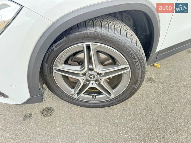 Белый Мерседес ГЛА-Класс, объемом двигателя 1.95 л и пробегом 167 тыс. км за 29500 $, фото 24 на Automoto.ua