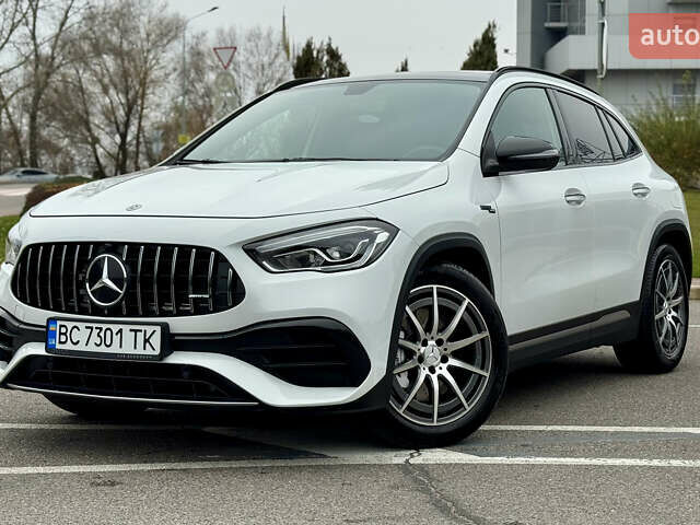 Белый Мерседес ГЛА-Класс, объемом двигателя 1.99 л и пробегом 25 тыс. км за 38700 $, фото 5 на Automoto.ua