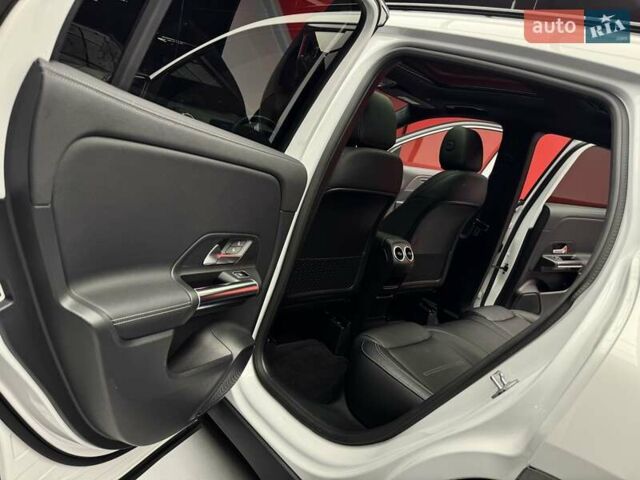 Белый Мерседес ГЛА-Класс, объемом двигателя 2 л и пробегом 25 тыс. км за 37900 $, фото 36 на Automoto.ua