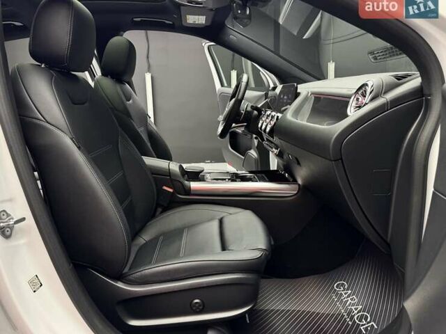 Белый Мерседес ГЛА-Класс, объемом двигателя 2 л и пробегом 25 тыс. км за 37900 $, фото 52 на Automoto.ua