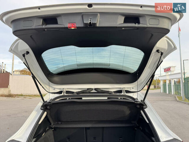 Белый Мерседес ГЛА-Класс, объемом двигателя 1.95 л и пробегом 167 тыс. км за 29500 $, фото 39 на Automoto.ua