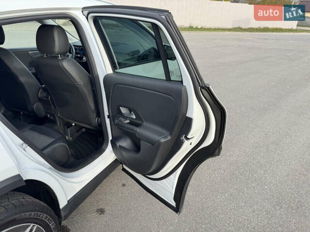 Белый Мерседес ГЛА-Класс, объемом двигателя 1.95 л и пробегом 167 тыс. км за 29500 $, фото 44 на Automoto.ua