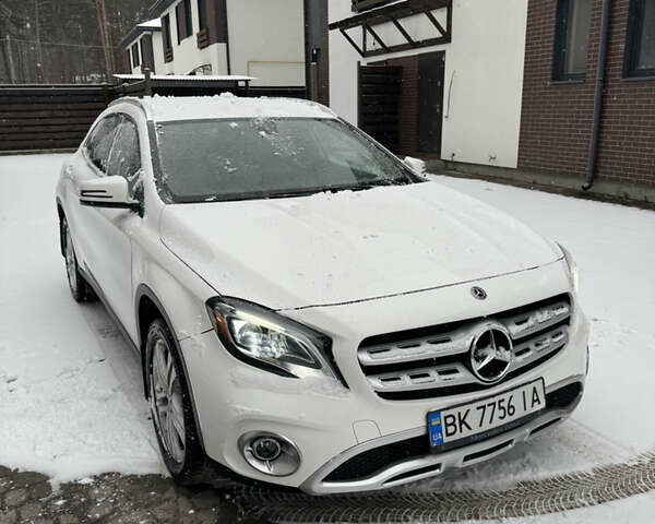 Білий Мерседес ГЛА-Клас, об'ємом двигуна 1.99 л та пробігом 106 тис. км за 22900 $, фото 1 на Automoto.ua