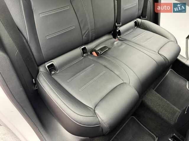 Белый Мерседес ГЛА-Класс, объемом двигателя 2 л и пробегом 25 тыс. км за 37900 $, фото 47 на Automoto.ua