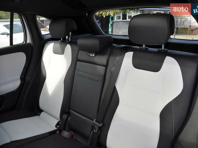 Білий Мерседес ГЛА-Клас, об'ємом двигуна 1.99 л та пробігом 8 тис. км за 46000 $, фото 31 на Automoto.ua