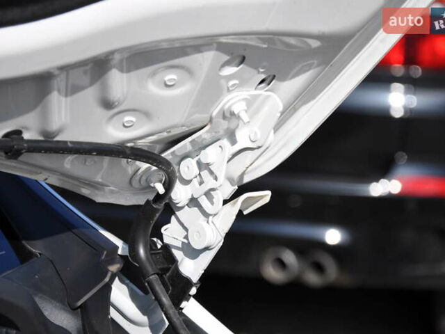 Білий Мерседес ГЛА-Клас, об'ємом двигуна 1.99 л та пробігом 8 тис. км за 46000 $, фото 55 на Automoto.ua