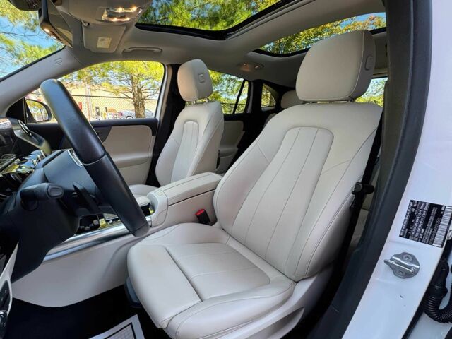 Білий Мерседес ГЛА-Клас, об'ємом двигуна 2 л та пробігом 19 тис. км за 14000 $, фото 7 на Automoto.ua