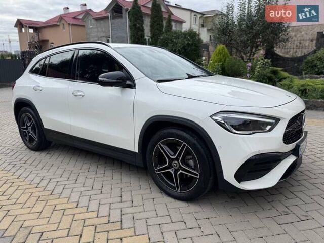 Белый Мерседес ГЛА-Класс, объемом двигателя 1.95 л и пробегом 29 тыс. км за 46500 $, фото 3 на Automoto.ua