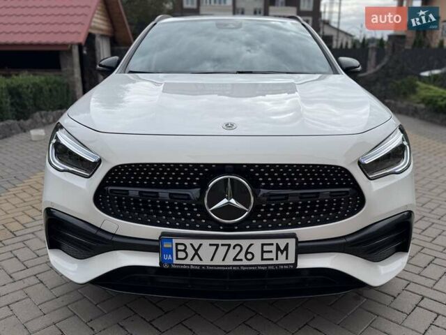 Белый Мерседес ГЛА-Класс, объемом двигателя 1.95 л и пробегом 29 тыс. км за 46500 $, фото 1 на Automoto.ua