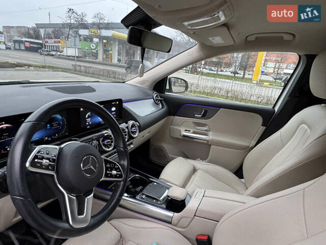 Белый Мерседес ГЛА-Класс, объемом двигателя 1.99 л и пробегом 60 тыс. км за 35200 $, фото 14 на Automoto.ua