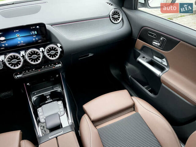 Белый Мерседес ГЛА-Класс, объемом двигателя 2 л и пробегом 36 тыс. км за 43000 $, фото 52 на Automoto.ua