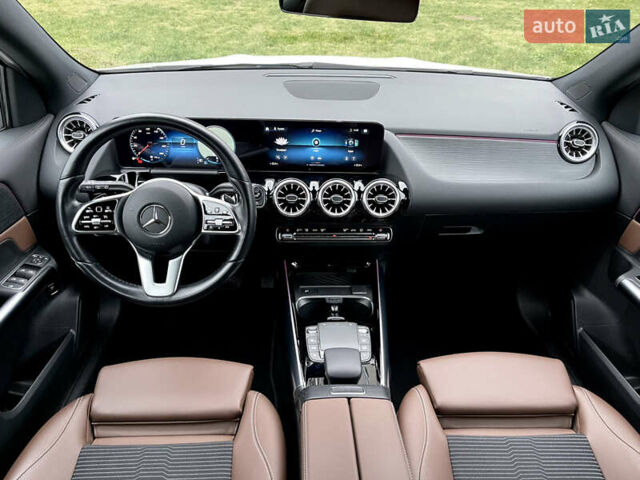 Белый Мерседес ГЛА-Класс, объемом двигателя 2 л и пробегом 36 тыс. км за 43000 $, фото 51 на Automoto.ua