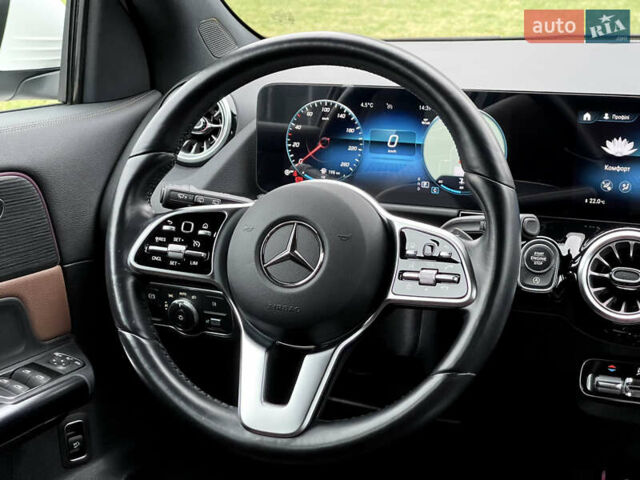 Белый Мерседес ГЛА-Класс, объемом двигателя 2 л и пробегом 36 тыс. км за 43000 $, фото 49 на Automoto.ua