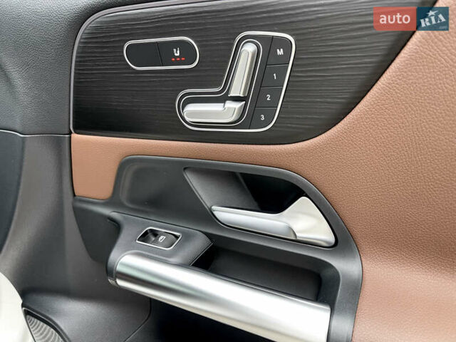 Белый Мерседес ГЛА-Класс, объемом двигателя 2 л и пробегом 36 тыс. км за 43000 $, фото 41 на Automoto.ua