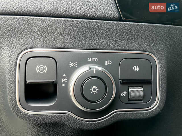 Белый Мерседес ГЛА-Класс, объемом двигателя 2 л и пробегом 36 тыс. км за 43000 $, фото 27 на Automoto.ua