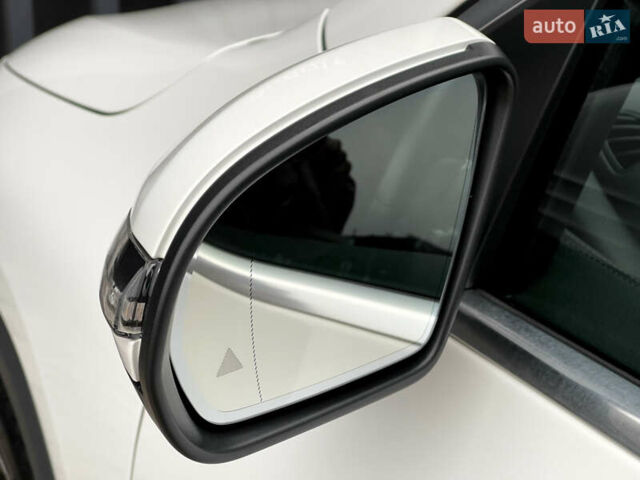 Белый Мерседес ГЛА-Класс, объемом двигателя 2 л и пробегом 36 тыс. км за 43000 $, фото 1 на Automoto.ua