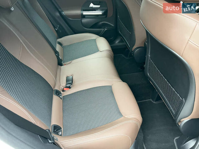 Белый Мерседес ГЛА-Класс, объемом двигателя 2 л и пробегом 36 тыс. км за 43000 $, фото 38 на Automoto.ua