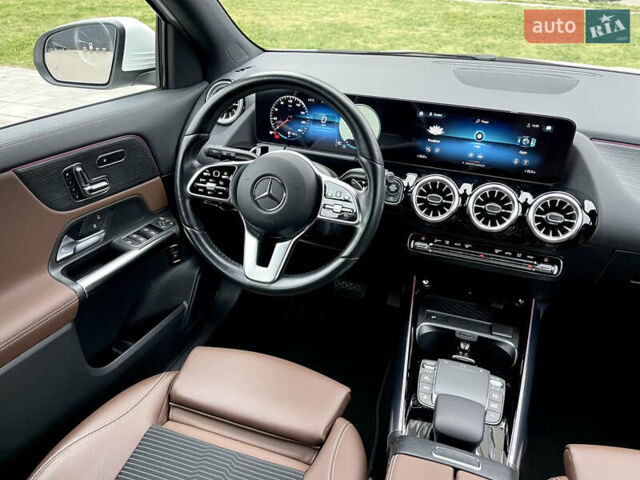 Белый Мерседес ГЛА-Класс, объемом двигателя 2 л и пробегом 36 тыс. км за 43000 $, фото 5 на Automoto.ua