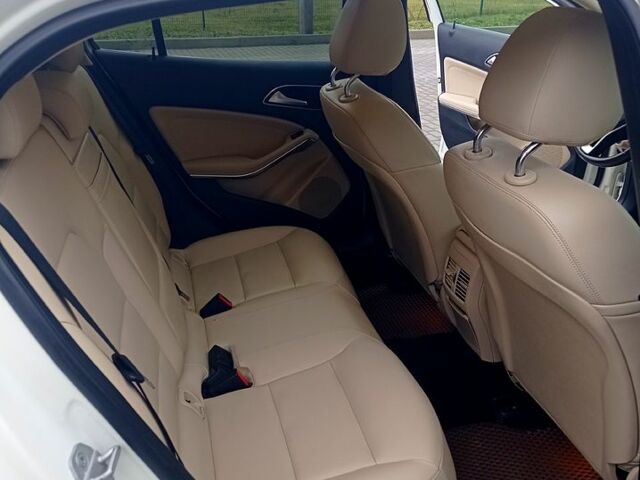 Бежевый Мерседес ГЛА-Класс, объемом двигателя 2 л и пробегом 240 тыс. км за 14200 $, фото 12 на Automoto.ua