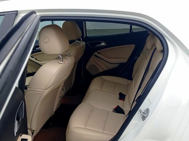 Бежевый Мерседес ГЛА-Класс, объемом двигателя 2 л и пробегом 240 тыс. км за 14200 $, фото 6 на Automoto.ua